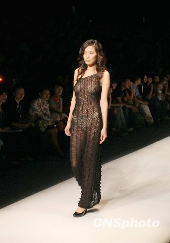 组图上海时装周秀性感透视装3