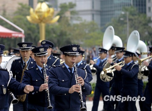 图为澳门警察银乐队正在演练.