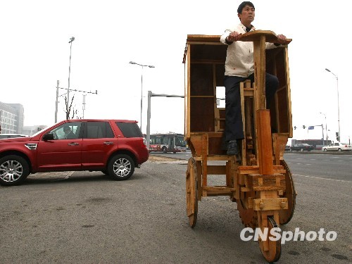 图鲁班车驶上北京街头4