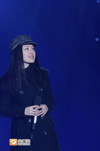 杨钰莹亮相湖南卫视春晚彩排容颜未变笑容甜美