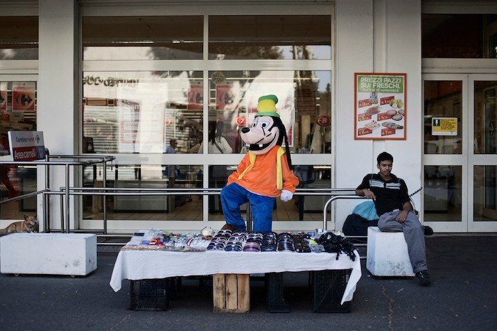 benjamin在摄影集《我是小熊维尼》"i am winnie the pooh"中,让影视