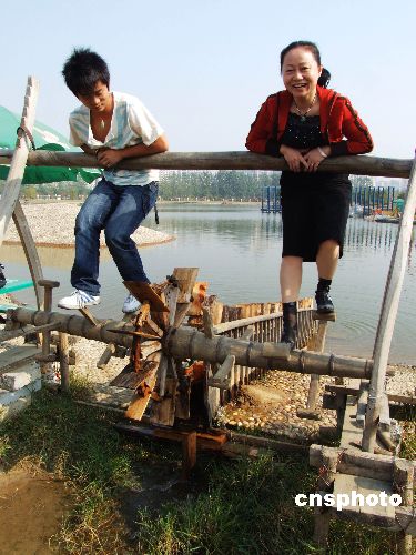 每日十大话题 68>>68阅读文章 &nbsp;&nbsp;  人力水车没见过