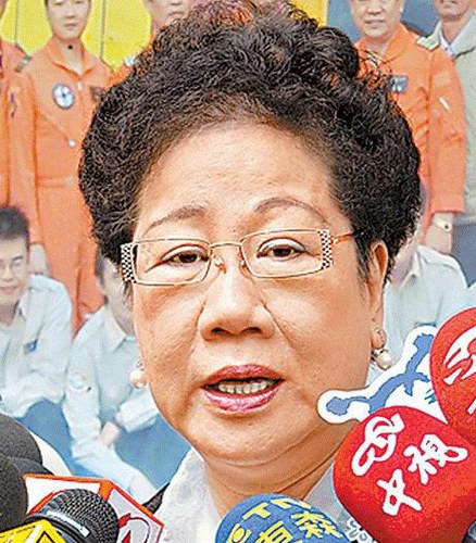 吕秀莲爱美出名打肉毒杆菌做电波拉皮图