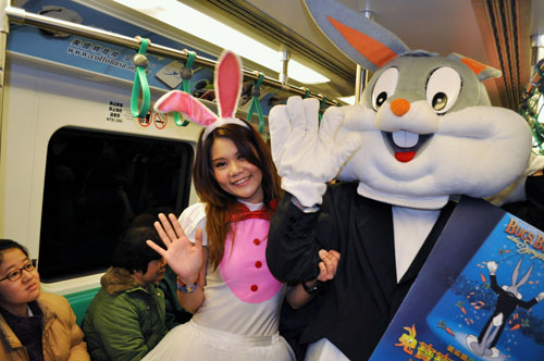 组图高雄草地音乐节将登场兔宝宝登捷运造势2