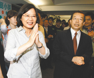 л��͢������Ӣ�ĸ��ֳơ������˽�����塱��ͼ��