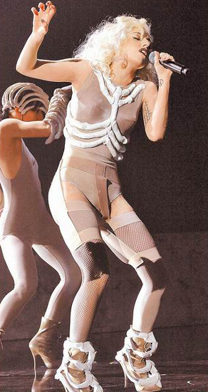 LadyGaga7��1�յ�̨��������פ��ͳ�׷���ͼ��