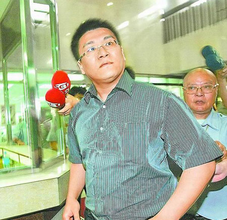 ��ˮ��Ů���׷�����Ͷ�ȷ����Ϊ����ѧͯ�Ͽ�