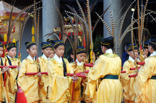 组图台北祭孔大典80名佾生表对孔子崇敬之意2