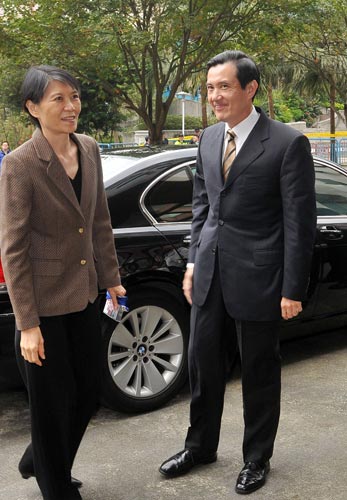 ��Ӣ��Я���˳�ϯ���ۻᡰ����װ��������ͼ��