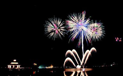 ̨���ؾٰ�ӭ2012����οʹ����浽����ҹ