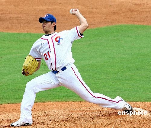 台棒球手陈伟殷加盟美职棒3年薪资逾千万美元
