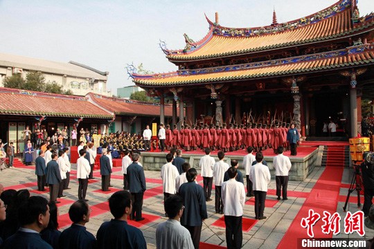 台湾书法家将在孔庙赠春联1500份春联免费取