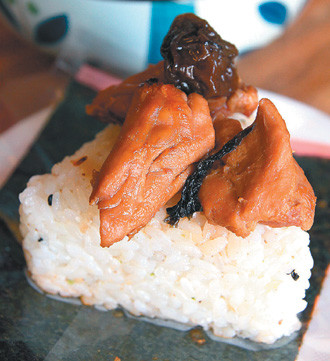 新竹二呆梅子鸡饭团酸中带甜
