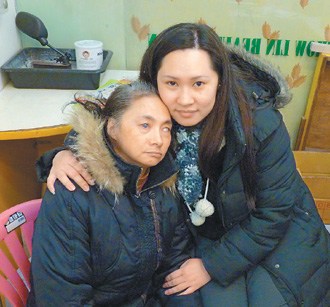 台女子骑车带身障母上班两年如一日被誉“孝心姐”