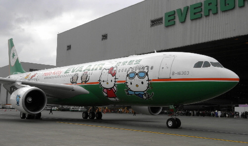 台湾长荣航空再推HelloKitty飞机5月飞上海(图)