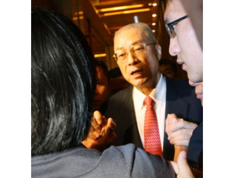 台一女子哭求救台北士林王家吴敦义回应