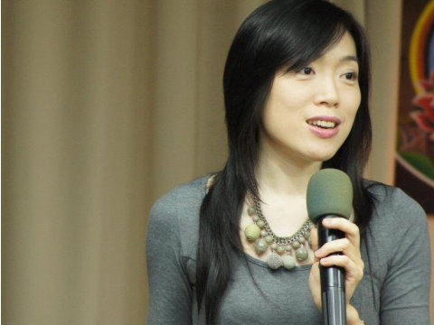 台湾美女教师获热捧半数学生抢课破该校纪录(图)