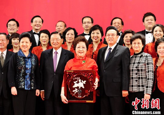 江丙坤聆听北京台商“感恩音乐会”陈云林出席