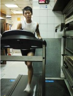 台选手备战超级马拉松面包烘培房搞特训