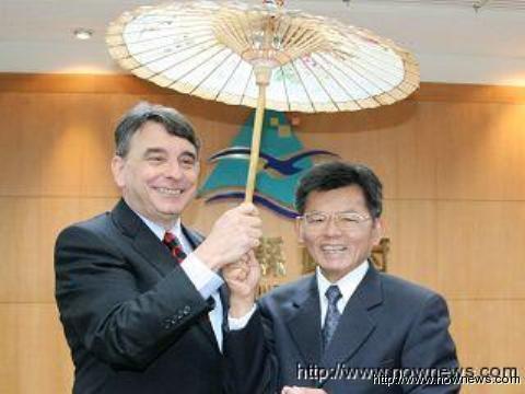 台外事人员质疑美在台协会新处长层级太低