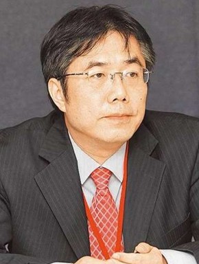 民进党“立委”黄伟哲爆绯闻变装夜会女子被认出