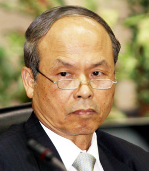 张盛和接任台财政部门负责人长期任职税务部门