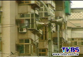 台一家庭4小孩接力弹钢琴扰邻被罚2000元