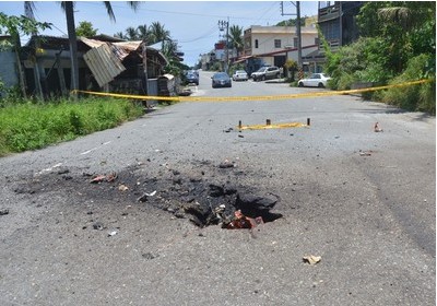 台军靶机坠落大街险撞民宅民众:吓死人