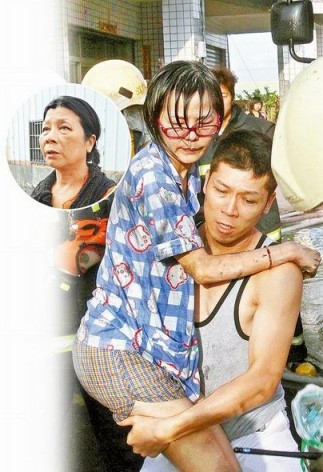 台湾一男子恶运不断:深夜母亲被抢清晨家里失火