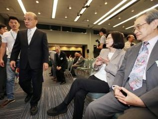 民进党新决策核心苏贞昌与蔡英文竞争合作受瞩