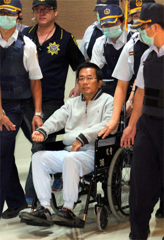 陈水扁狱中曾三次自杀:两次绝食、一次撞墙