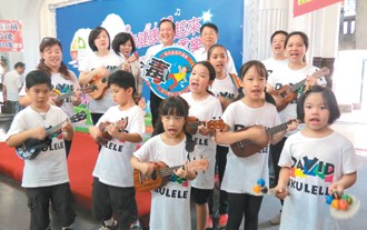 台湾一少年从小学就吸毒1天小便50次