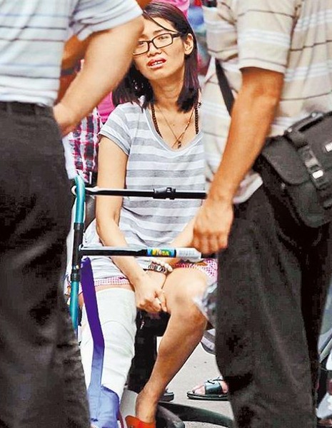 男子自杀前致电妻子诉苦妻闻枪声误以为摔电话