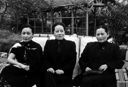 图片来源:人民网蒋介石逃到台湾后,宋氏兄弟姐妹也异路东西.