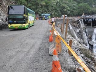 冒险赶工台湾苏花公路全线抢通