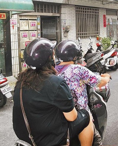男子不知母亲身亡于家中一周邻居见他像看瘟神