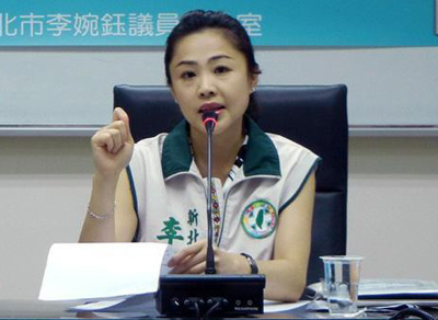 台美女民代酒后玩暧昧泼辣行径险春光外泄