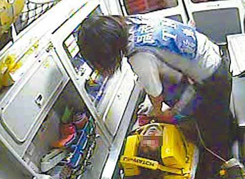 台一男子好赌欠债女儿跳楼死谏“要让爸爸觉醒”