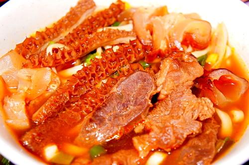 苗栗独家中药卤制 牛肉面也出宅配包