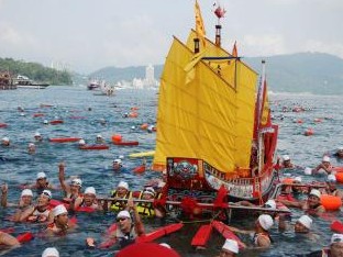 妈祖打前锋台湾日月潭举行万人泳渡(图)