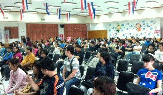 工作难找台湾硕士生争当月薪2.5万家乐福卖场工