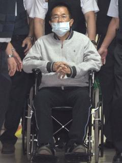 桃园医院:陈水扁需查精神科建议转送医学中心