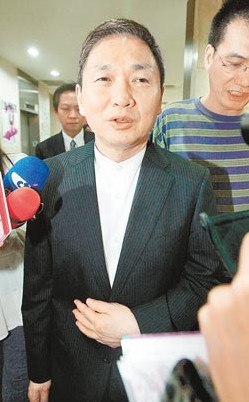 老爸当庭痛责台湾“淫魔”富少两度落泪(图)
