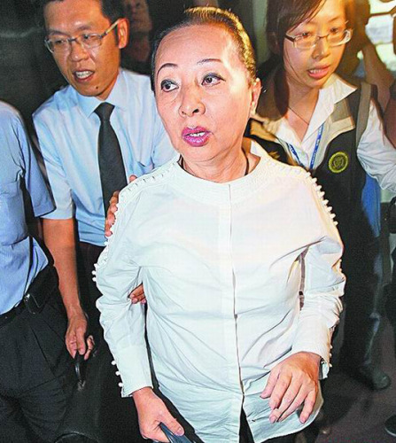 嘉义县政府采购涉贪前县长张花冠百万交保(图)