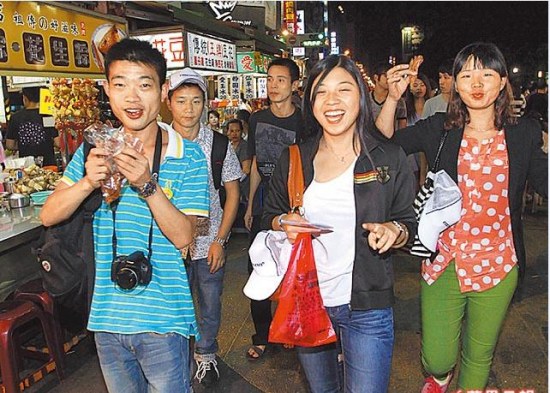 富士康大陆厂区205人游台“消费没上限”