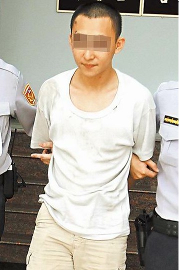 台湾退伍兵讨烟钱骂母殴兄警方斥:不孝子