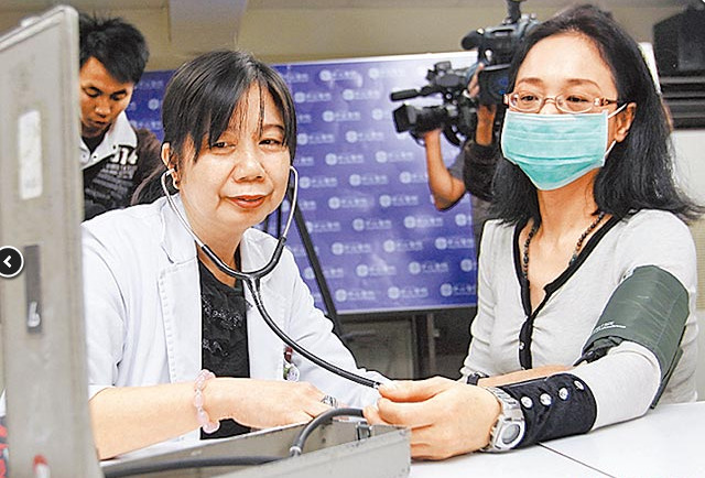 台湾景气差上班族压力大20岁得高血压