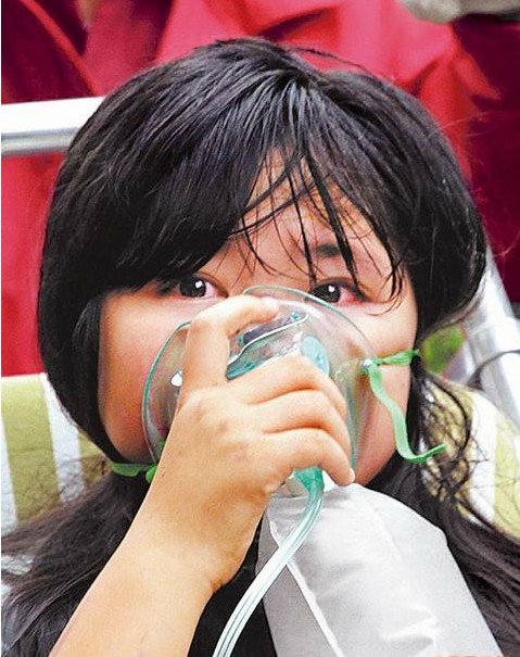 母亲火灾丧命父弟命危台10岁女童镇定自救(图)
