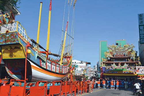台湾独有“庙宇经济”农历水龙年寺庙法事砸10亿