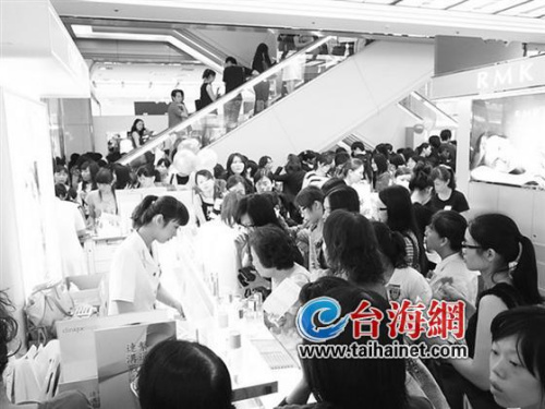 “决战”台湾百货周年庆体验台湾独有购物文化(2)